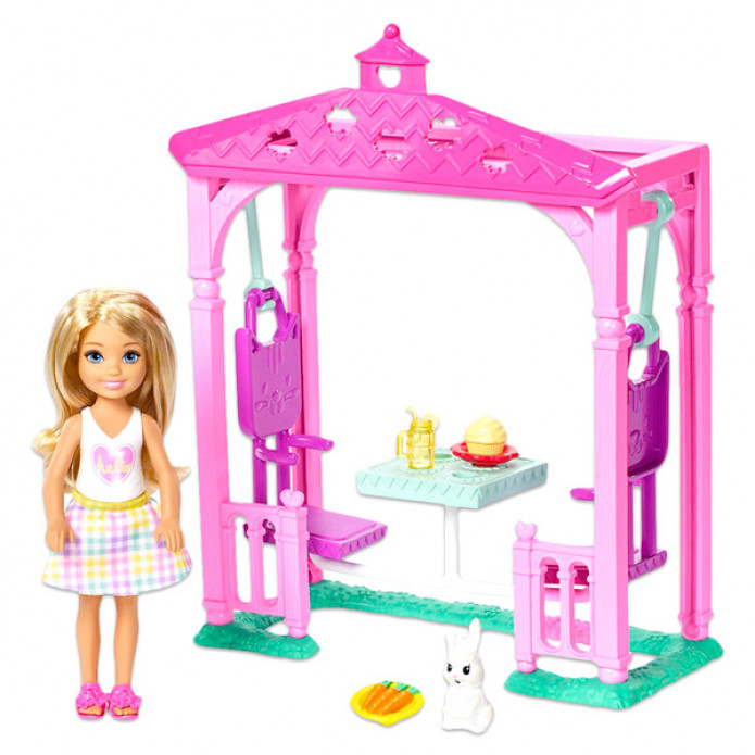  Barbie: szőke hajú Chelsea pavilonnal